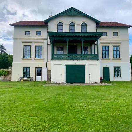 Pantlika Kastely Villa *